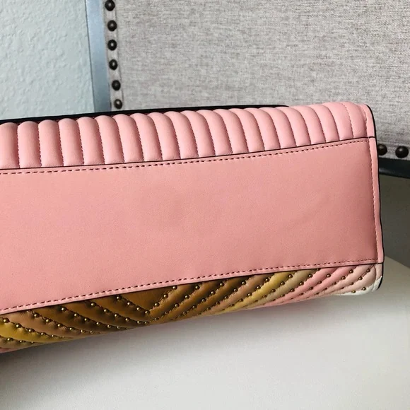 Gorgeous COACH Pink Quilted Leather Shoulder Bag - Picture 14 of 15